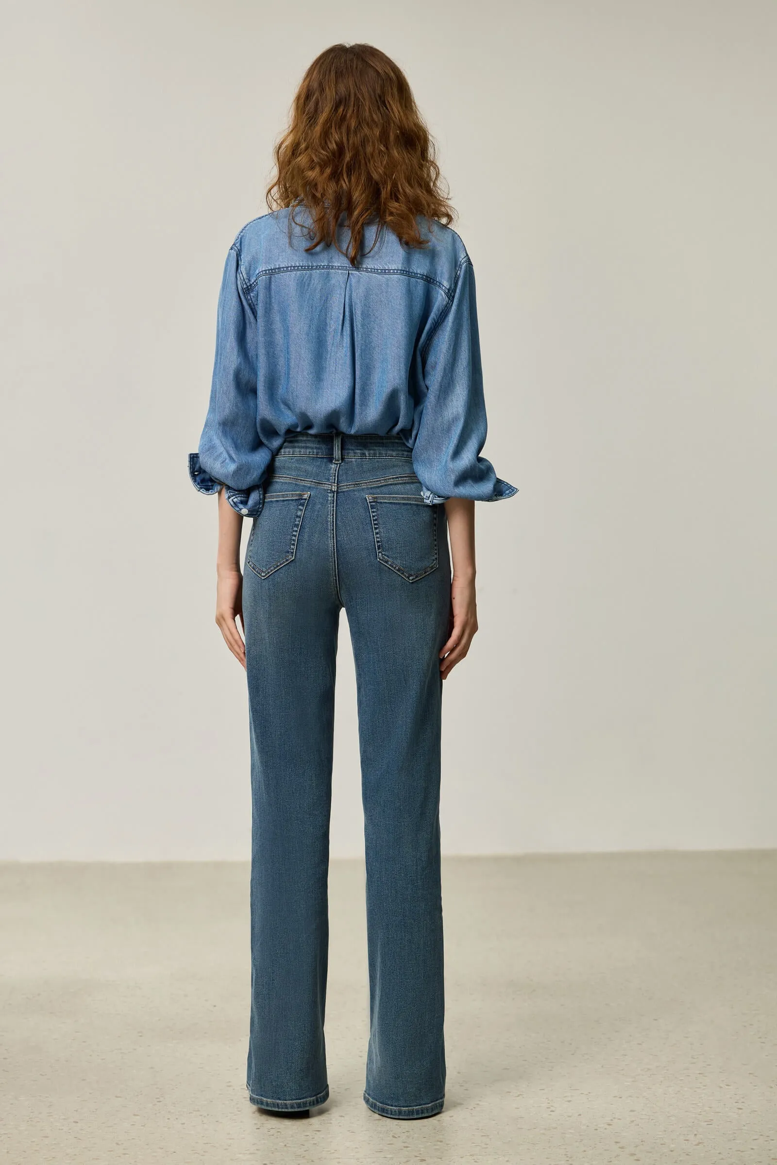 LILY Vintage Straight-Leg Jeans