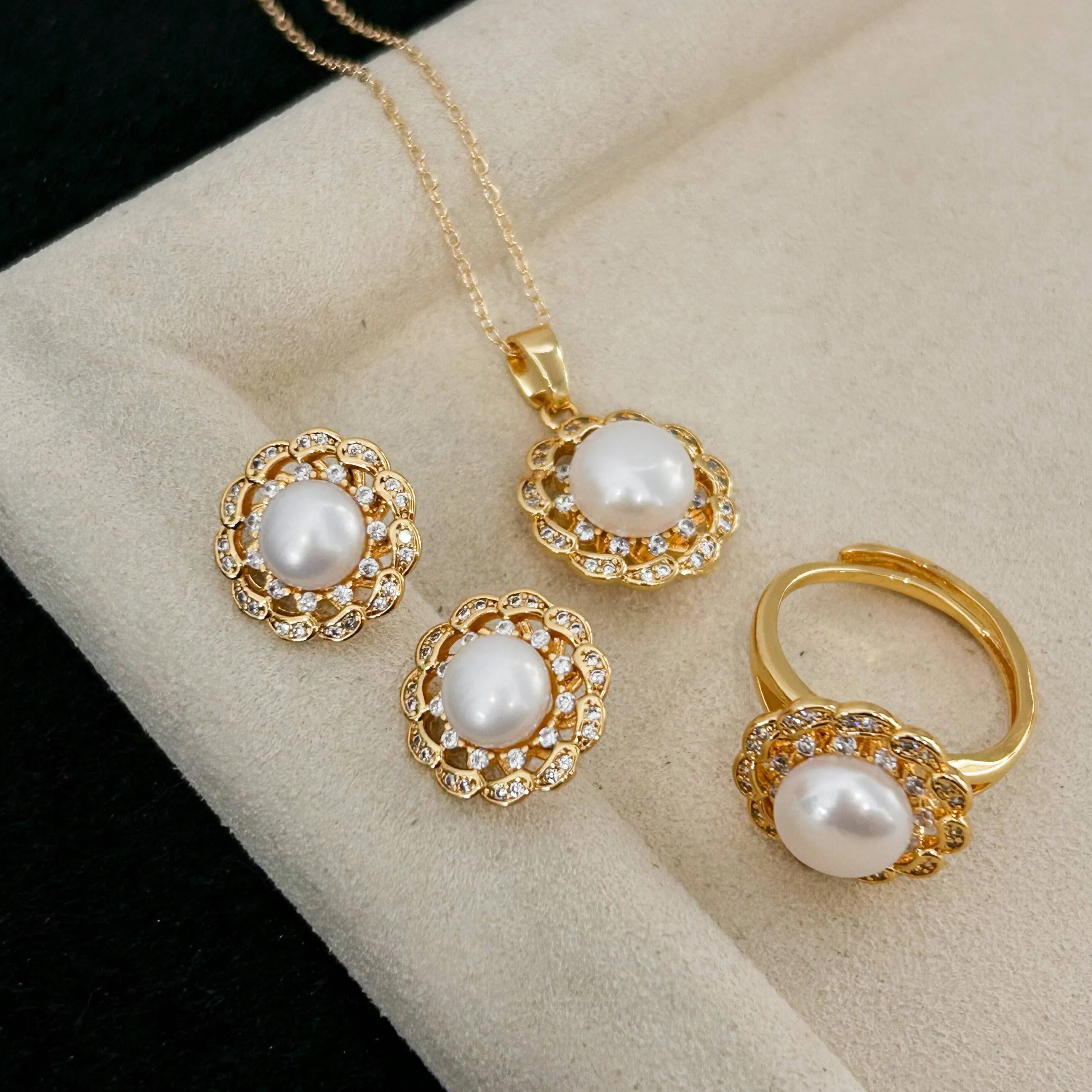 Wreath CZ Button Pearl Jewelry Set